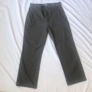 NWOT Roundtree & Yorke Dark Gray Khaki Chino Pants 34x30